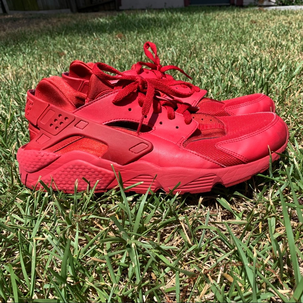 Red Nike Huaraches